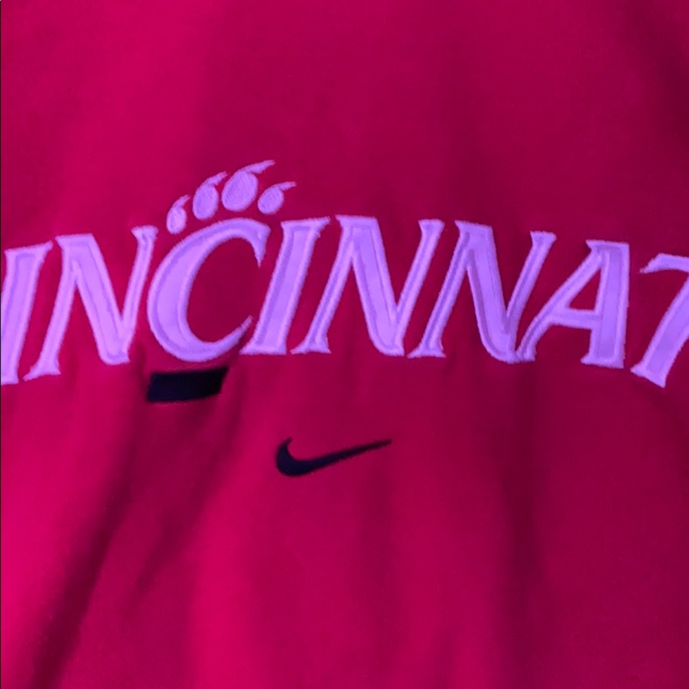 VINTAGE UC NIKE HOODIE - Picture 2 of 4